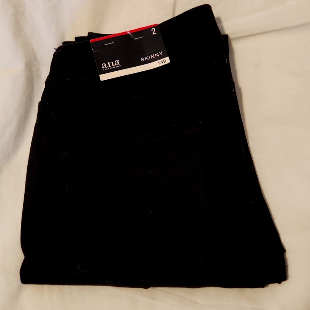 a.n.a size 2 black Skinny Jeans from JCP - New - Never worn.